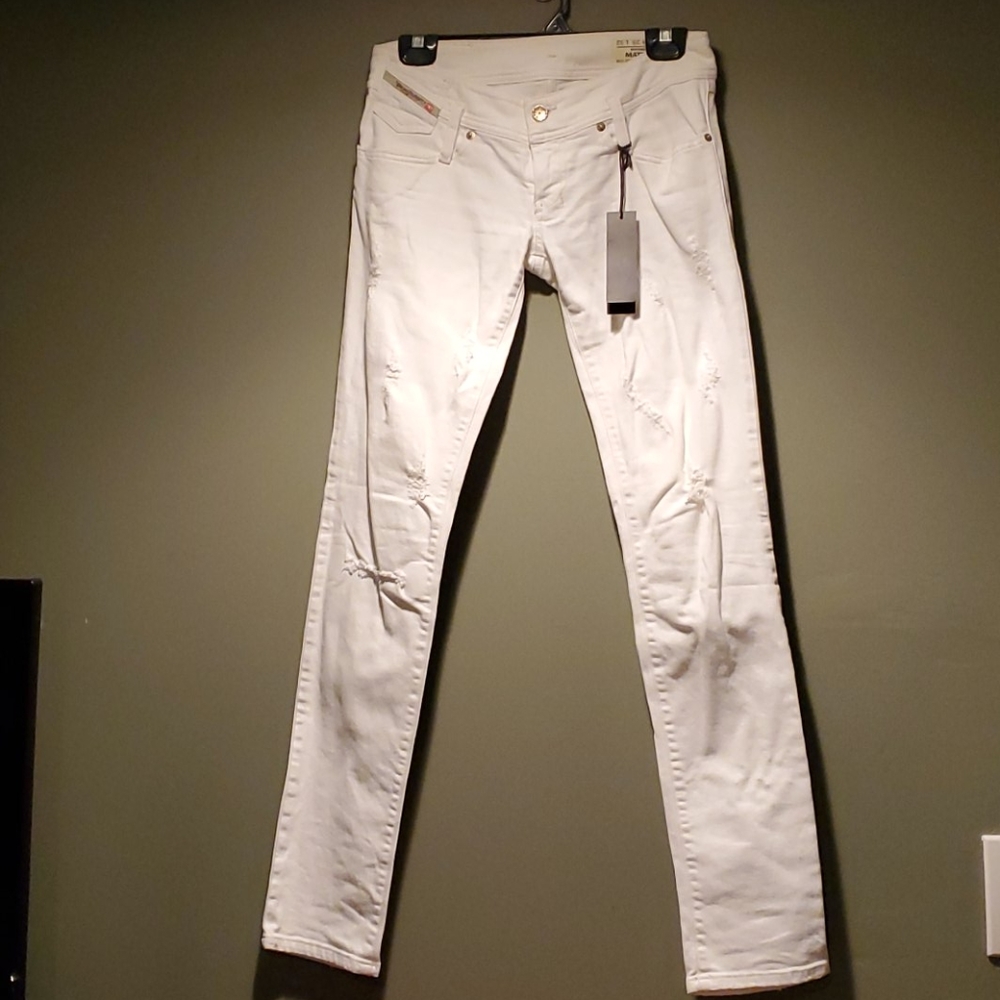 $ DROP NWT Diesel White Ripped Jeans